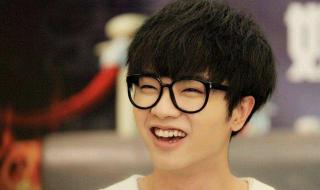 华晨宇回应法师称号